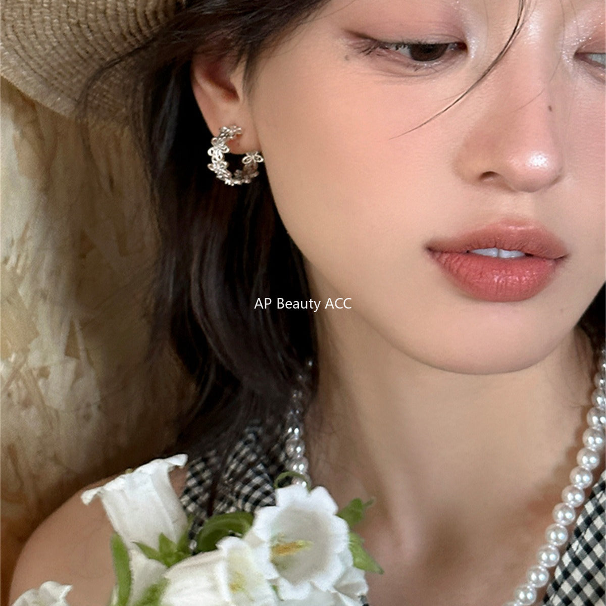 A관 - 큐빅 라인 플라워 디자인 C형 귀걸이 [EH-4168] 25.10-3