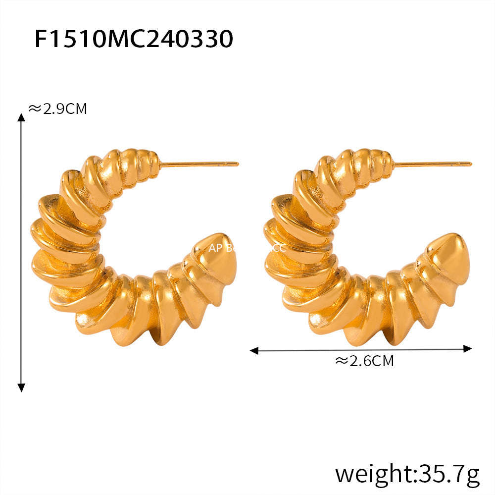 D관 - 크루아상 디자인 트위스트 나사무늬 C자형 티타늄 스틸 18K 도금 귀걸이 [F1510] 24.04-2