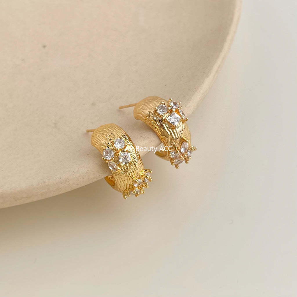 C관 - 큐빅 주름 반원 디자인 925 은침 귀걸이 [7103] 25.11-3