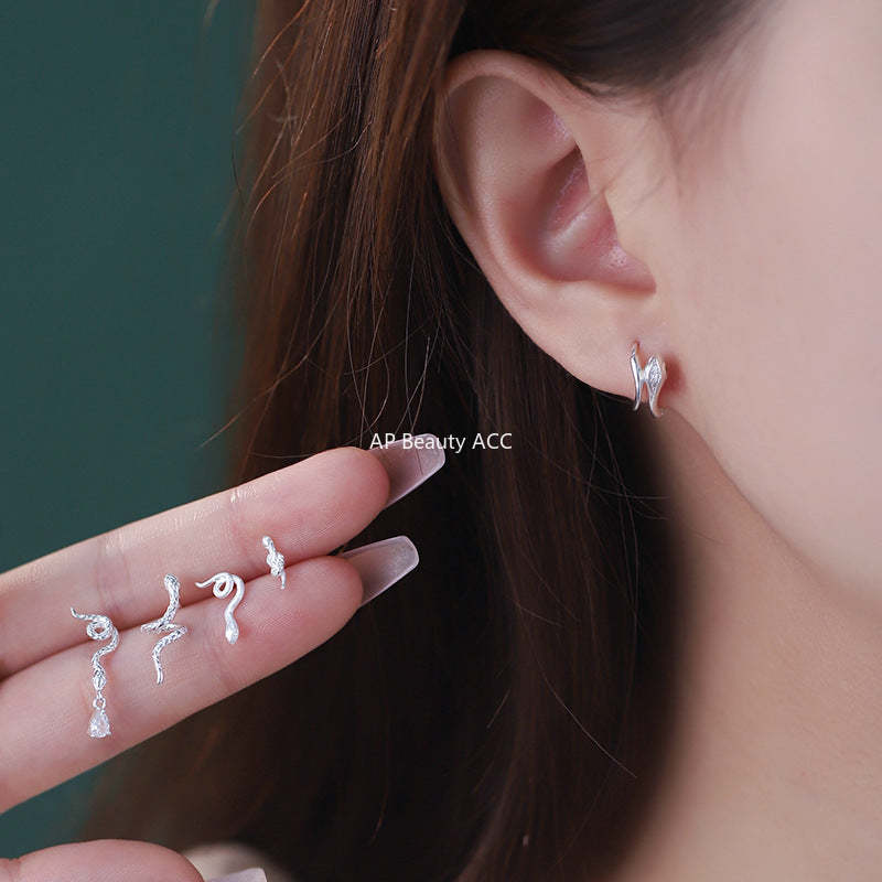 B관 - 925 실버 행운의 뱀 모양 귀걸이 [YC6261E_1-YC6263E_1] 24.11-4
