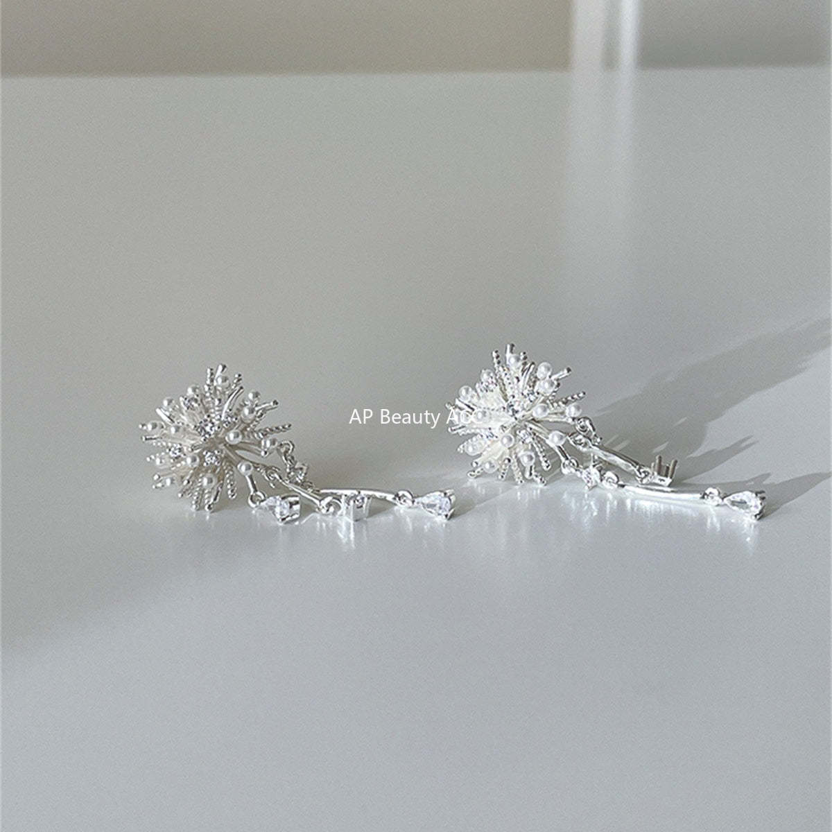 A관 - 큐빅 불꽃 디자인 드롭 귀걸이 [EH-4076] 25.10-4