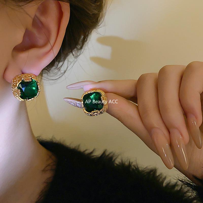 C관 - 18K 도금 큐빅 그린 사각 심플 레트로 엘레강스 귀걸이 [E130] 24.02-1