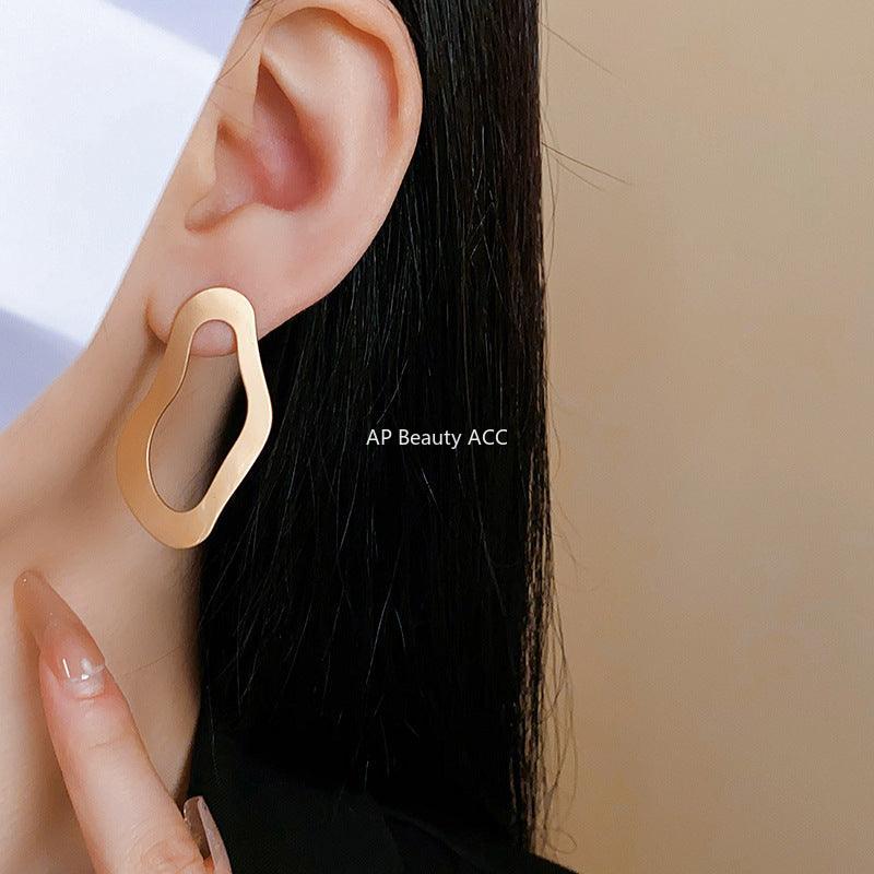 C관 - 18K 도금 실버 비정형 디자인 심플 엘레강스 귀걸이 [E1786] 24.03-3