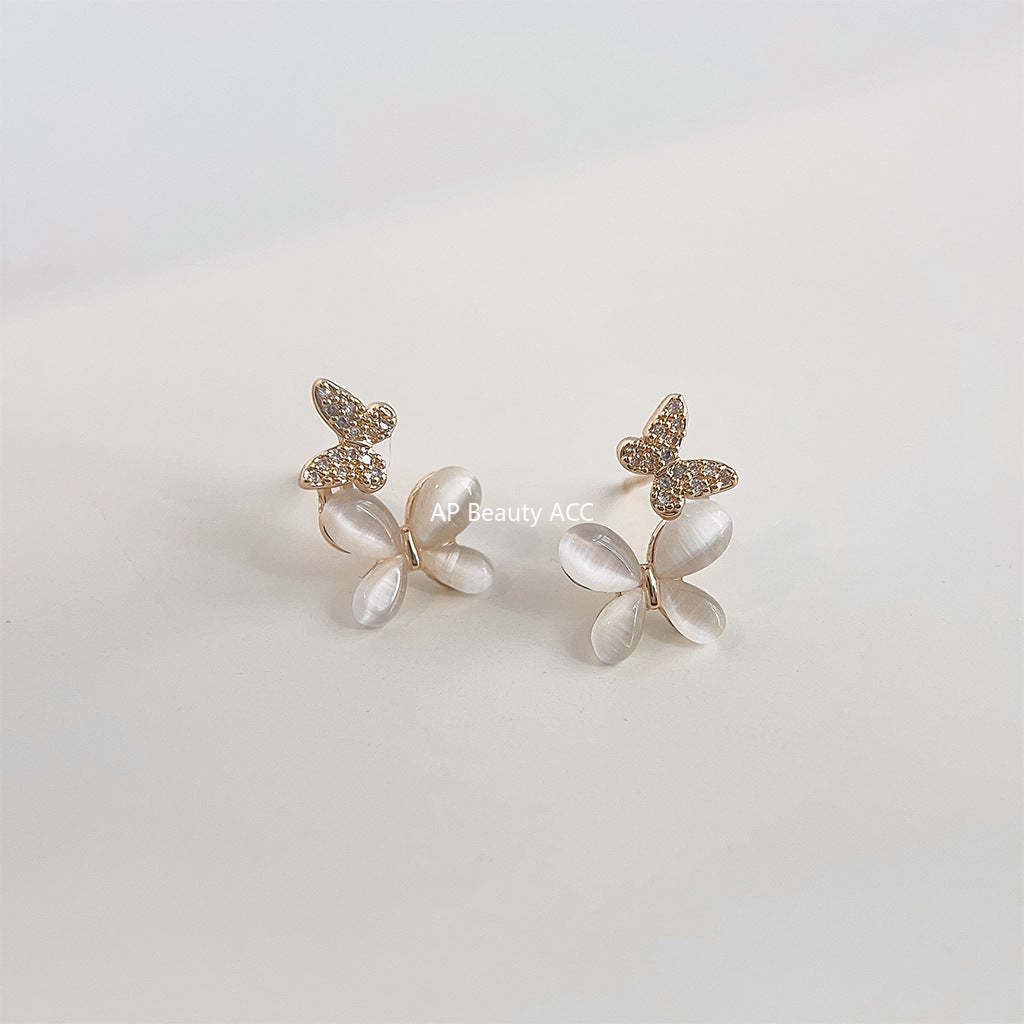 C관 - 미니 큐빅 글라스 묘안석 나비 14K 도금 은침 귀걸이 [3980] 24.05-1