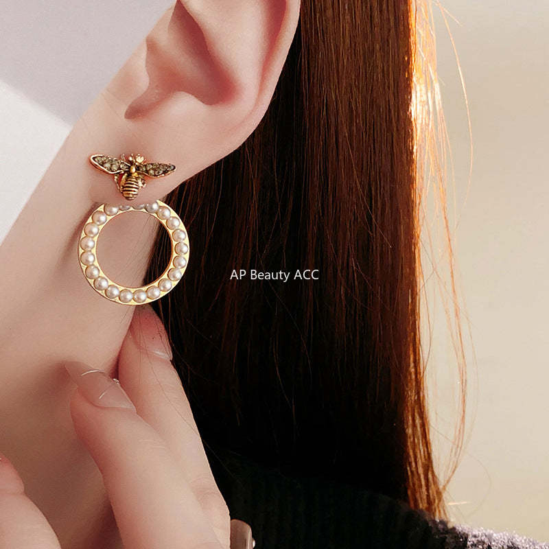 C관 - 큐빅 벌과 진주 귀걸이 프렌치 빈티지 귀걸이 [E499] 24.01-3