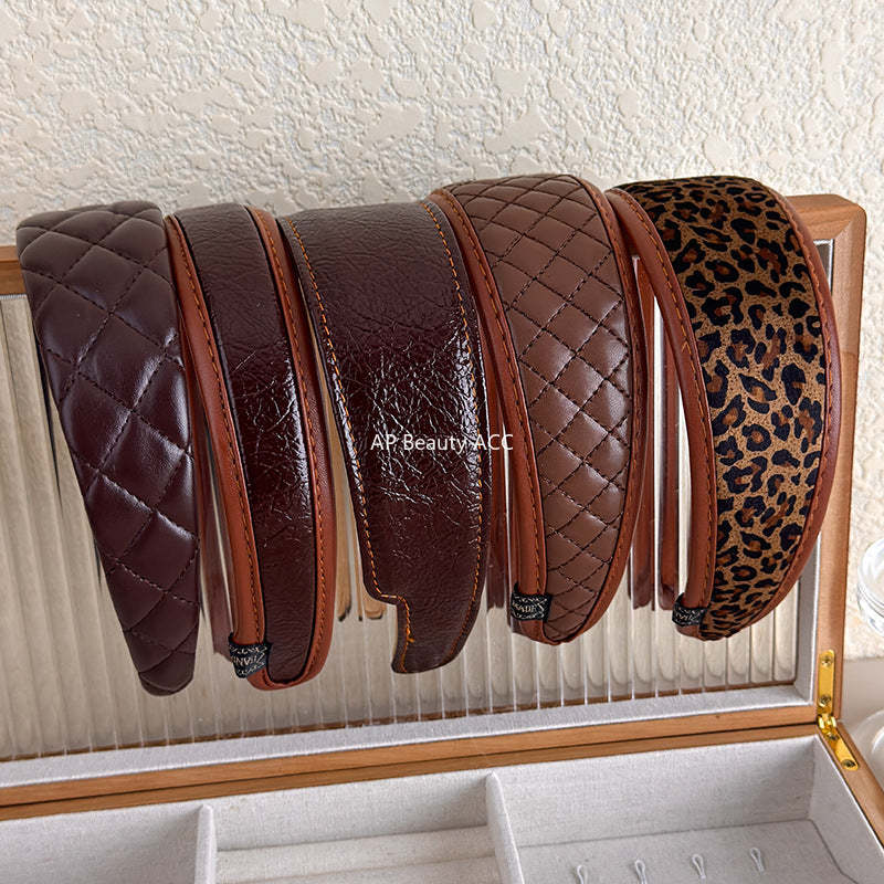 E관 - 브라운 PU 가죽 체크 패턴 와이드 머리띠 [27603] 25.10-4