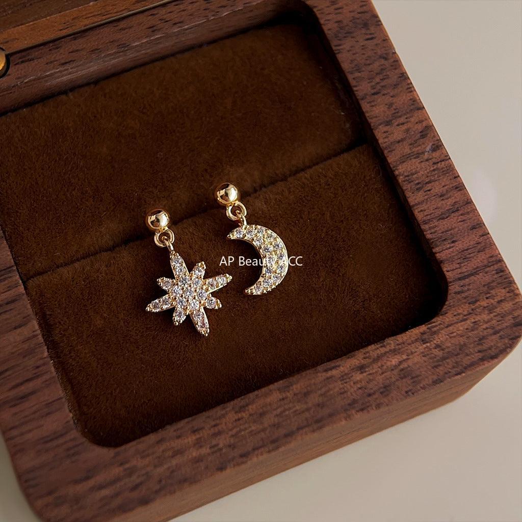 C관 - 미니 큐빅 비대칭 별 달 디자인 14K 도금 은침 유니크 귀걸이 [3616] 24.03-2