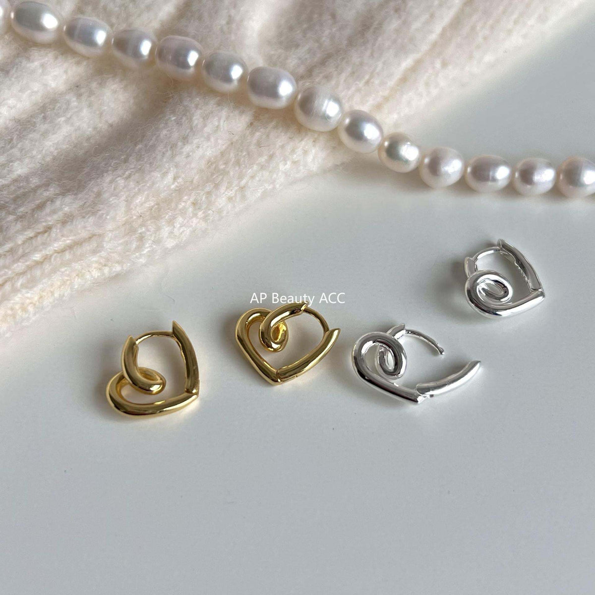 F관 - 925 실버 라인 하트 귀걸이 [C881] 25.12-1