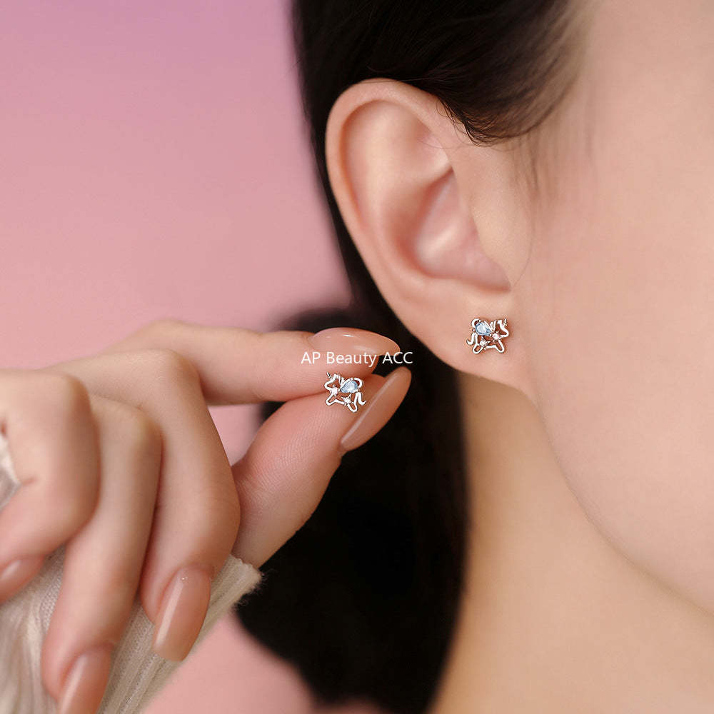 B관 - 999 실버 컬러 큐빅 유니콘 모양 귀걸이 [YC4943E_1] 25.12-3