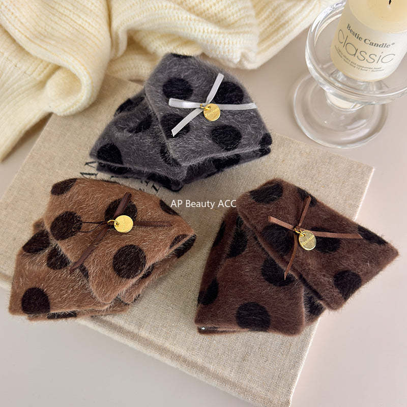 E관 - 플란넬 퍼 도트무늬 삼각형 대형 집게핀 [27615] 25.10-5