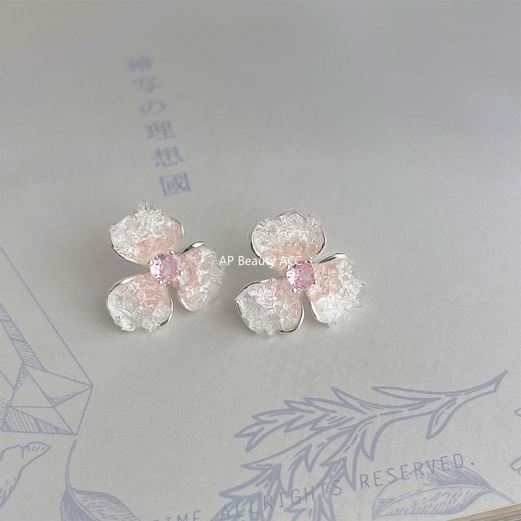 C관 - 분홍색 그라데이션 글라스 크리스탈 벚꽃 스윗한 귀걸이 [4550] 24.07-3