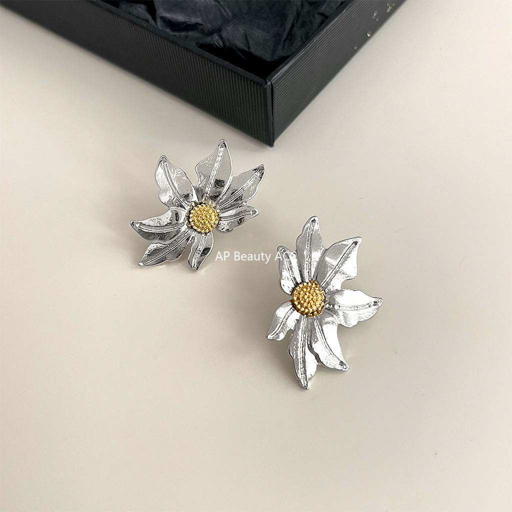 C관 - 인스타 꽃 모양 핸드 메이드 14K 도금 귀걸이 [4395] 24.06-4