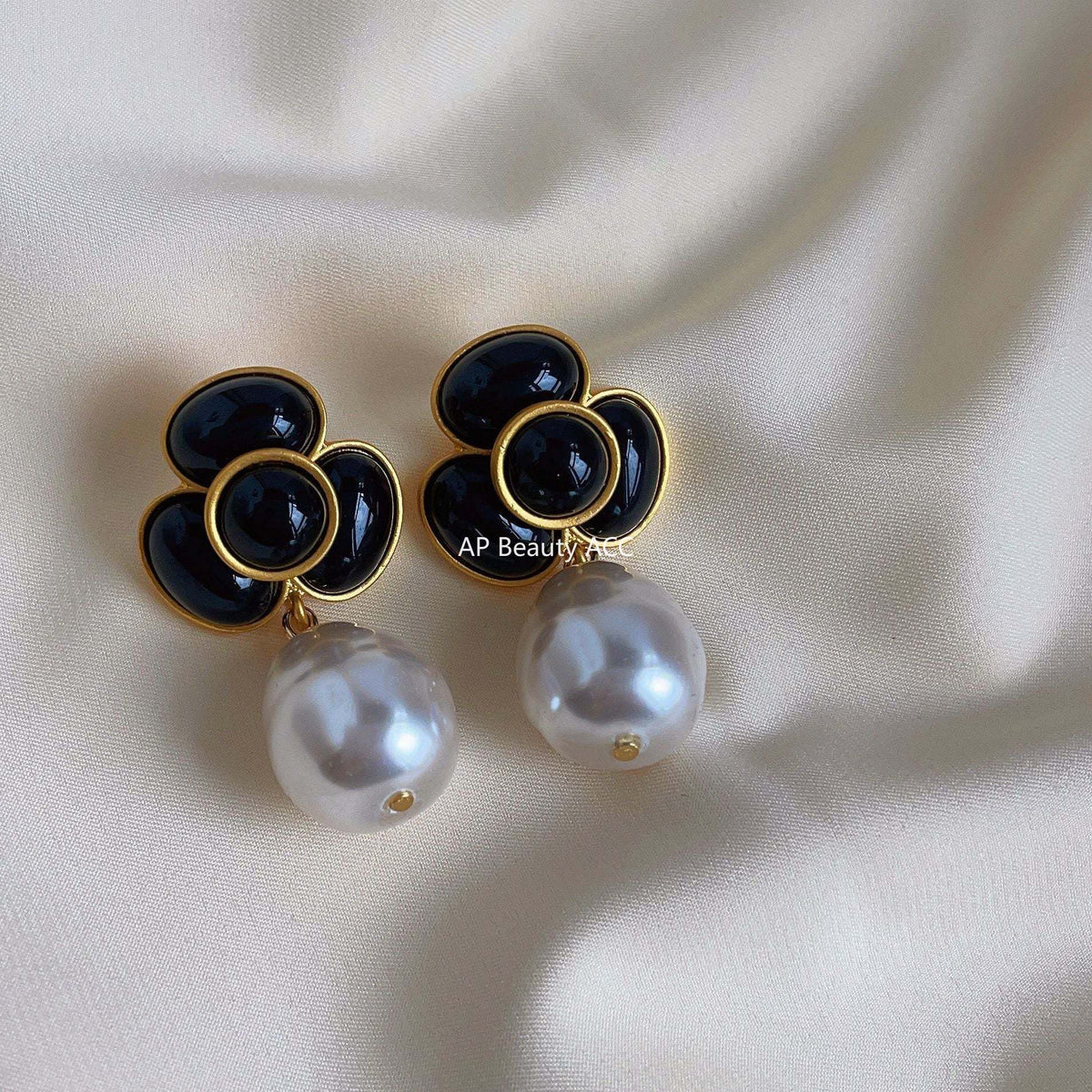 C관 - 복고풍 무광 도금  대형 진주 꽃 귀걸이 [3868] 24.05-2