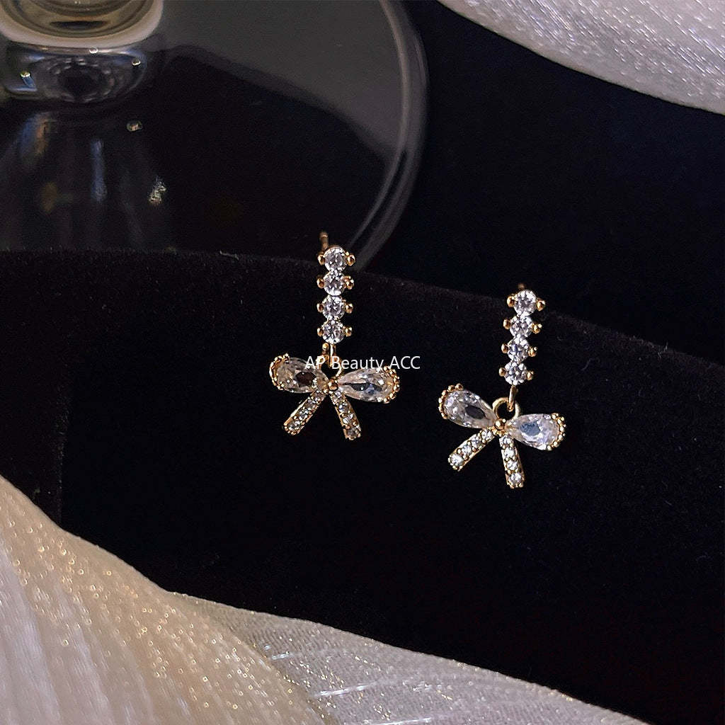 C관 - 고급스러운 큐빅 리본 귀걸이 [1399] 24.05-2