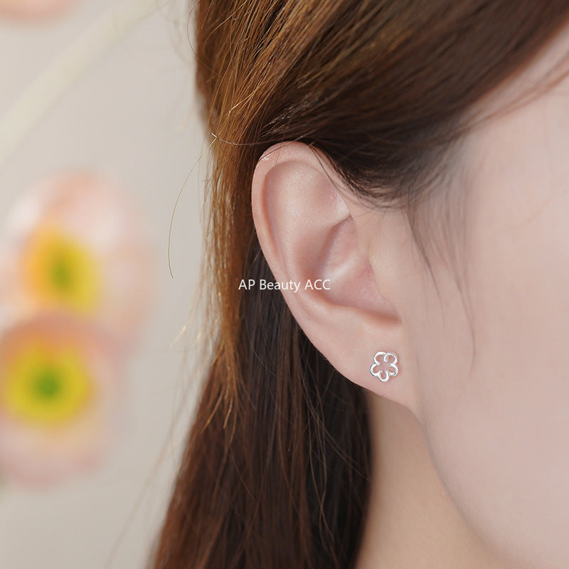 B관 - 999 실버 플라워 라인 스터드 귀걸이 [YC4444E_1] 25.10-2