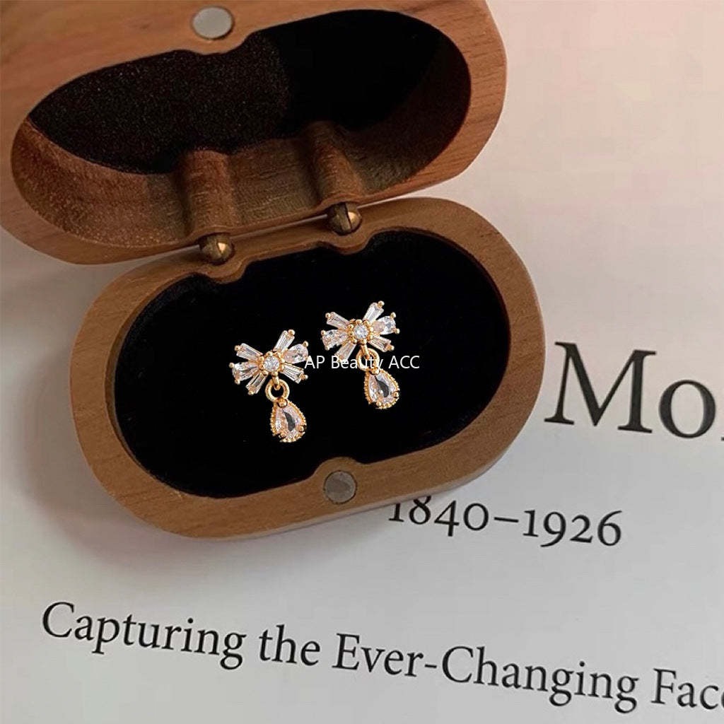 C관 - 큐빅 14K 도금 리본 물방울 은침 귀걸이 [5472] 25.02-2