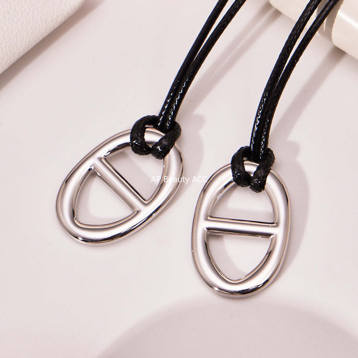 D관 - 돼지코 펜던트 레더 스트랩 스테인리스 롱 목걸이 [P1701] 25.11-3