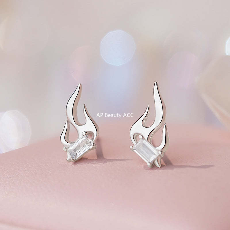 B관 - 925 실버 불꽃 모양 스퀘어 큐빅 스터드 귀걸이 [YC5154E_1] 25.10-5