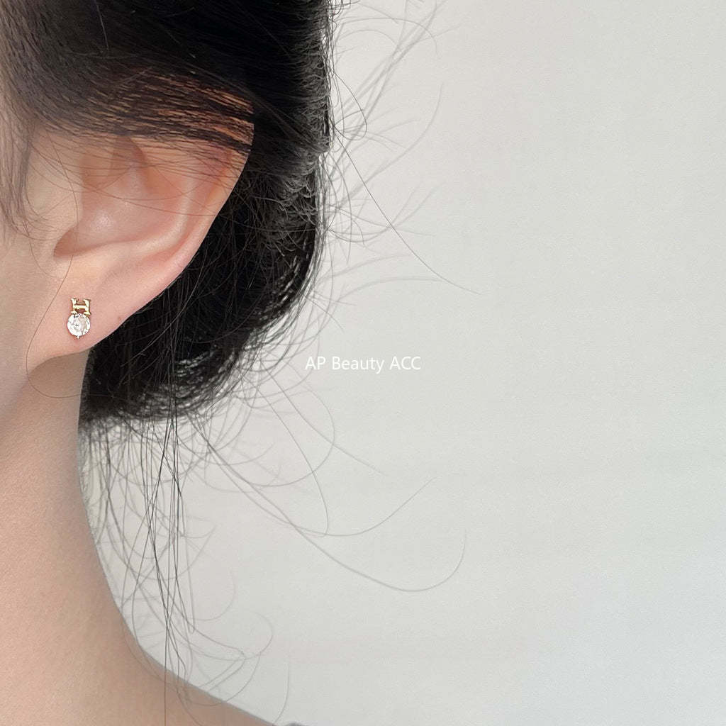 C관 - 미니 하트 문자 큐빅 14K 도금 은침 귀걸이 [3782] 24.04-3