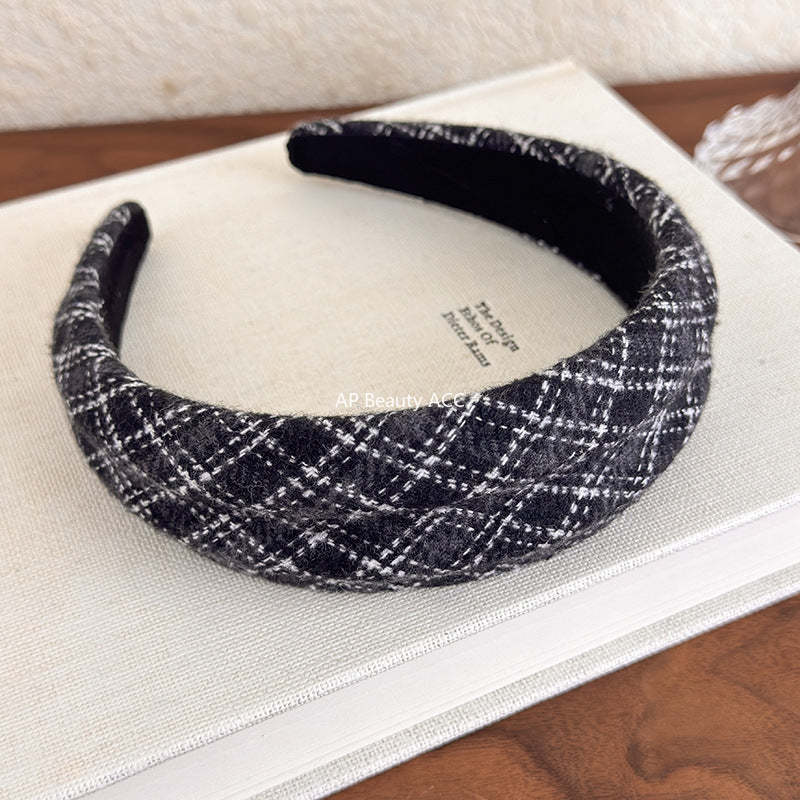 E관 - 체크 니트 입체 와이드 머리띠 [27500] 25.09-4