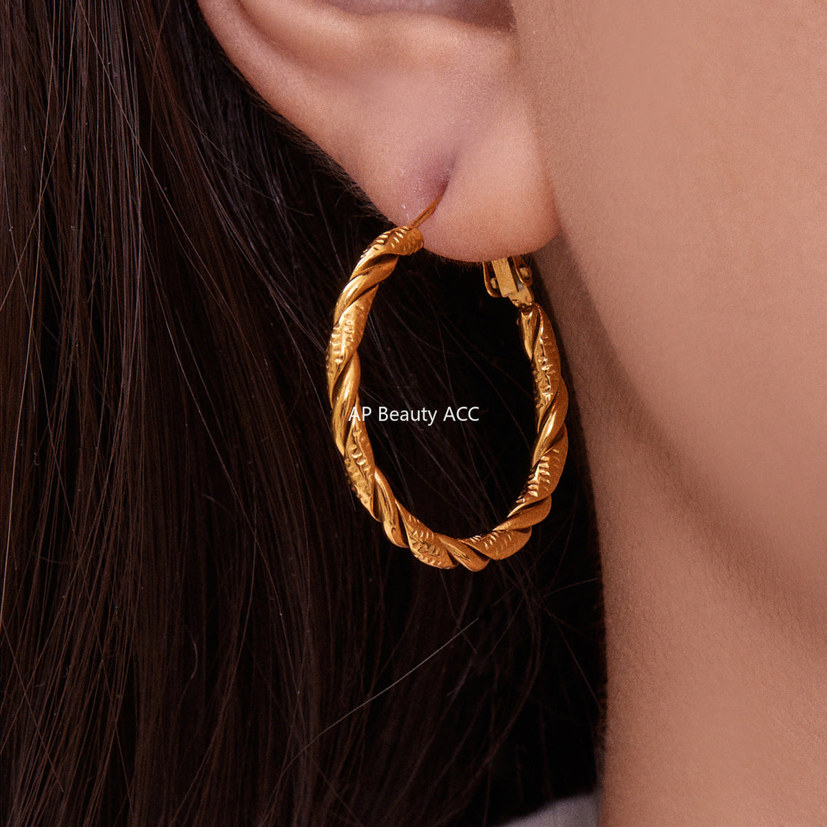 D관 - 스테인리스 18K 도금 레이어 하트 트위스트 귀걸이 [F753] 25.11-1