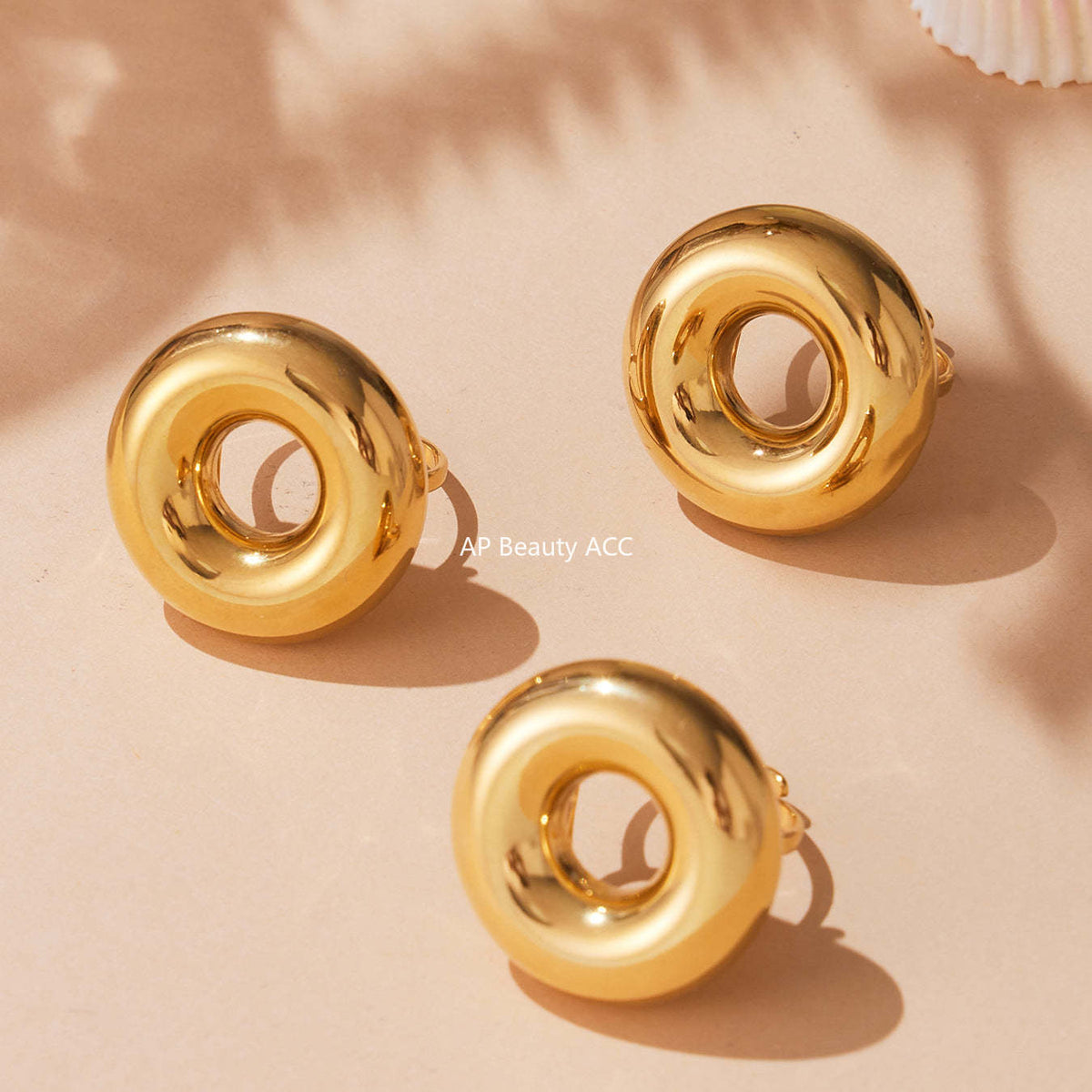 D관 - 빅 원형 오픈형 스테인리스 스틸 18K 도금 반지 [A076] 25.09-4