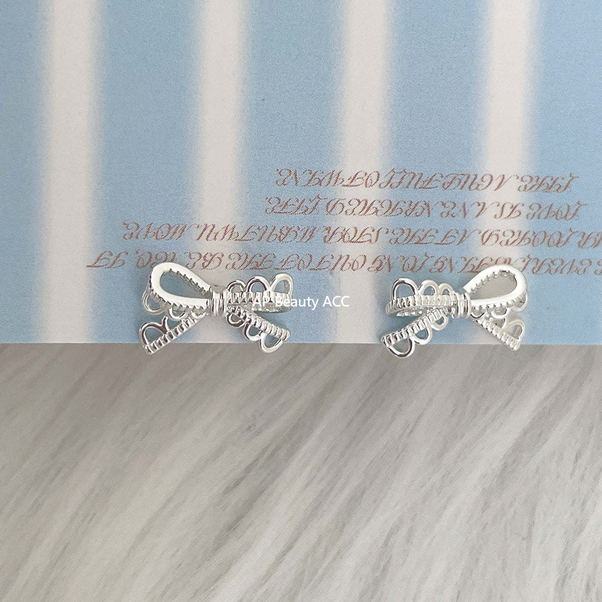 A관 - 리본 모양 플로럴 엣지 귀걸이 [EH-4167] 25.10-2