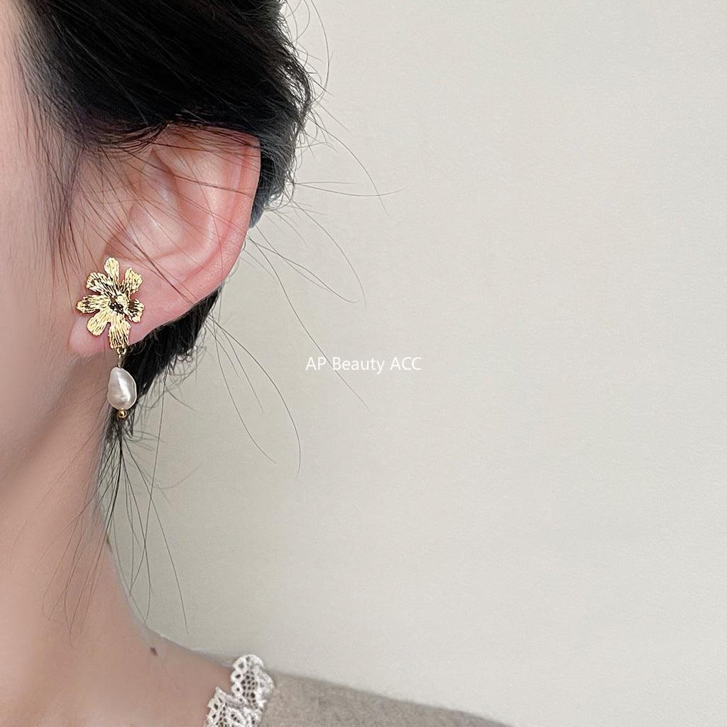 C관 - 14K 도금 프렌치 복고풍 비정형 담수 진주 꽃 은침 귀걸이 [3685] 24.03-4