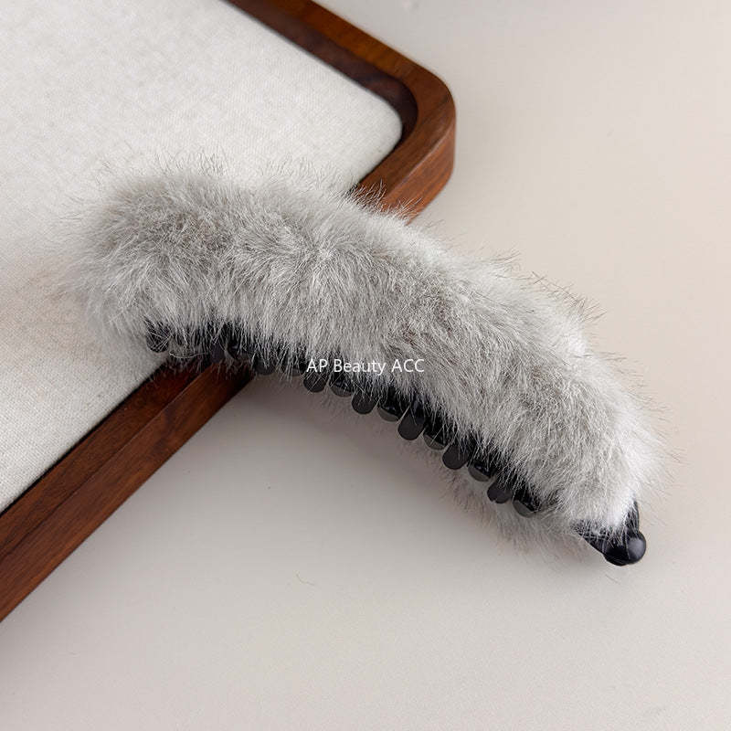 E관 - 퍼 소재 대형 집게핀 [27697] 25.11-3