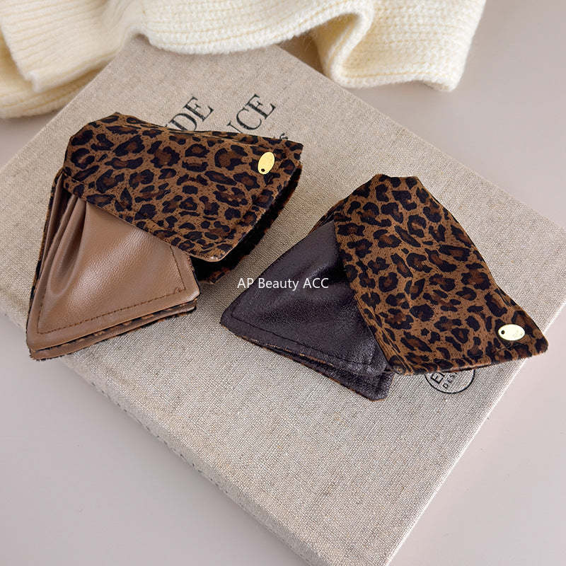 E관 - 가죽 호피무늬 삼각형 빈티지 집게핀 [27617] 25.10-5