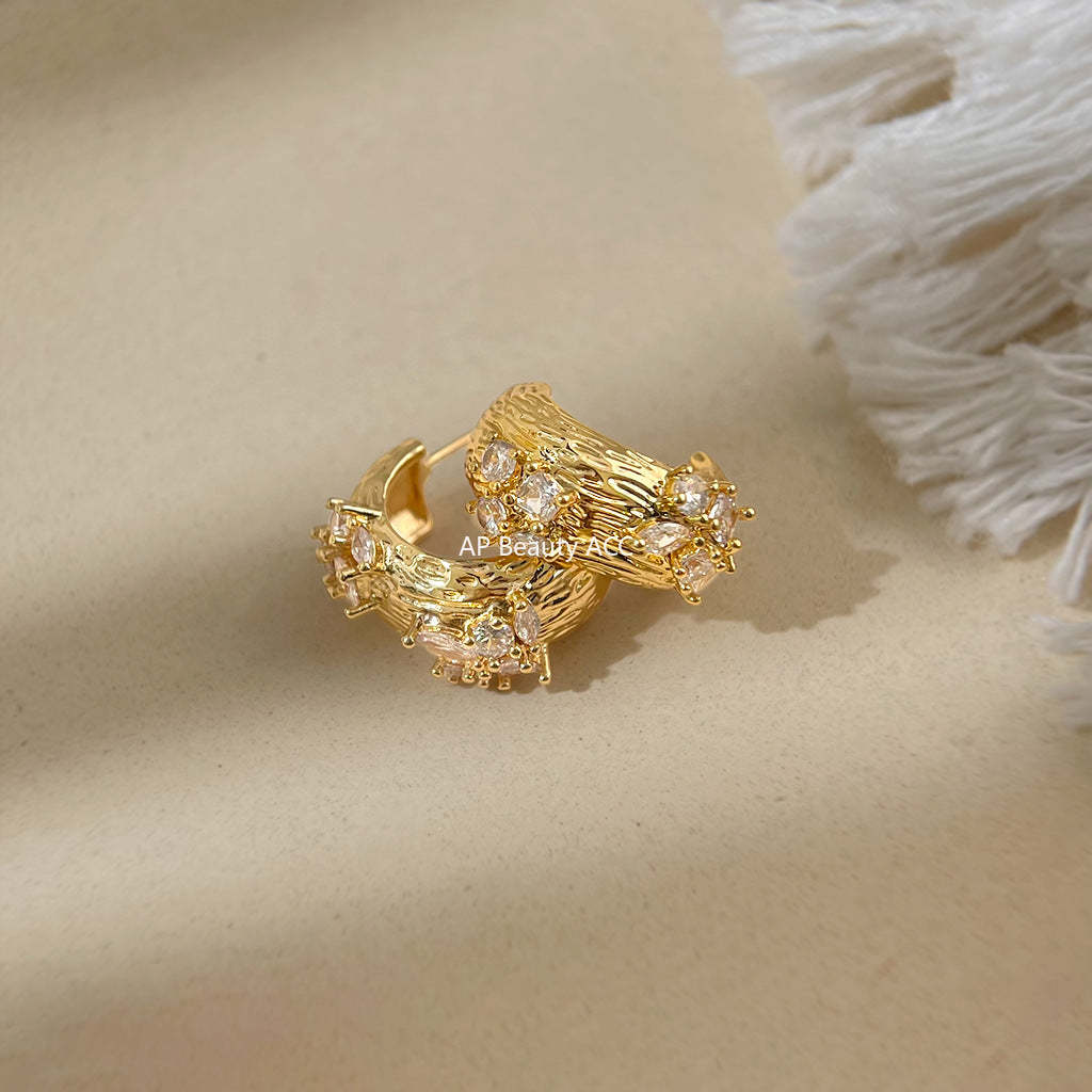 C관 - 큐빅 주름 반원 디자인 925 은침 귀걸이 [7103] 25.11-3