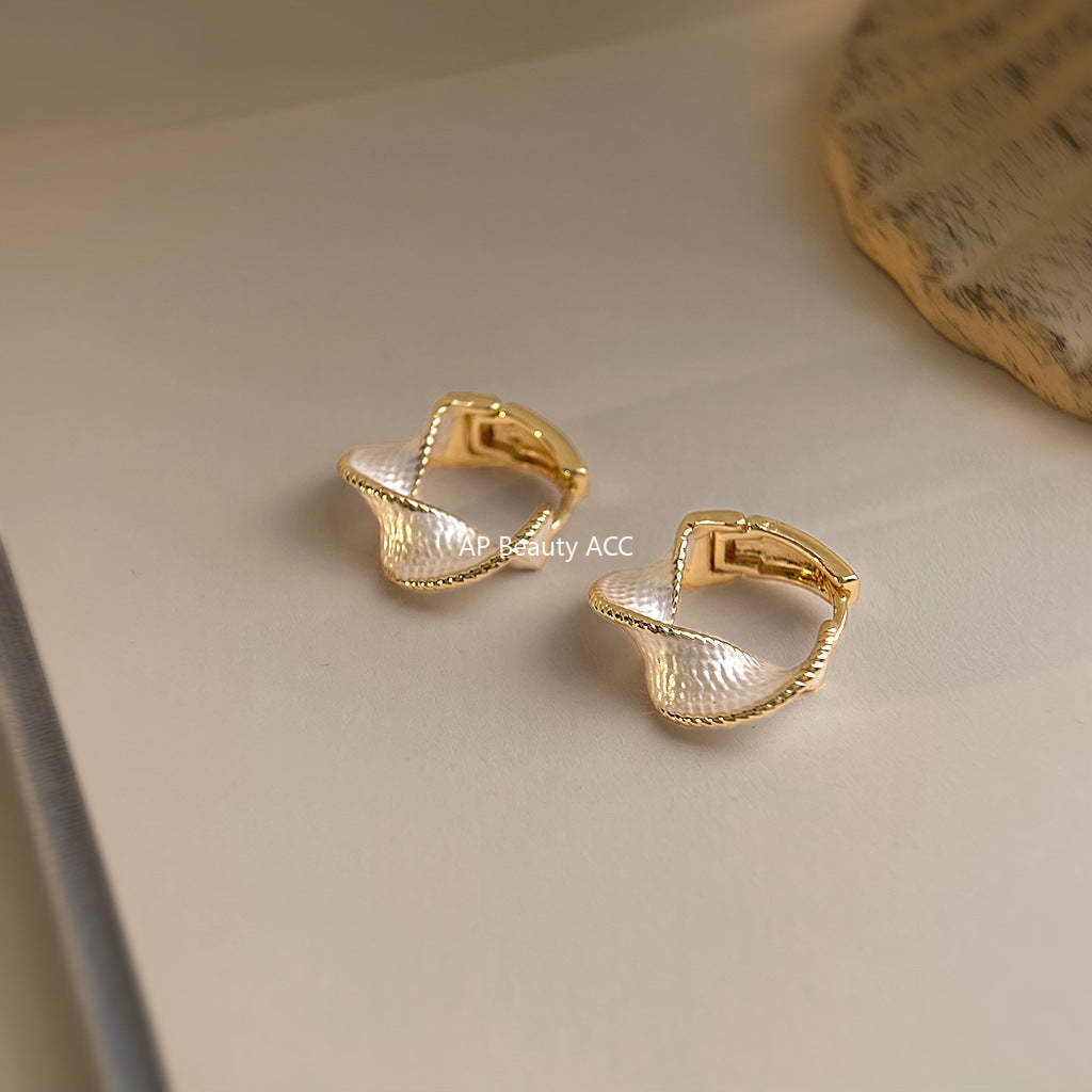 C관 - 입체 트위스트 비틀림 모양 후프 귀걸이 [6986] 25.10-5