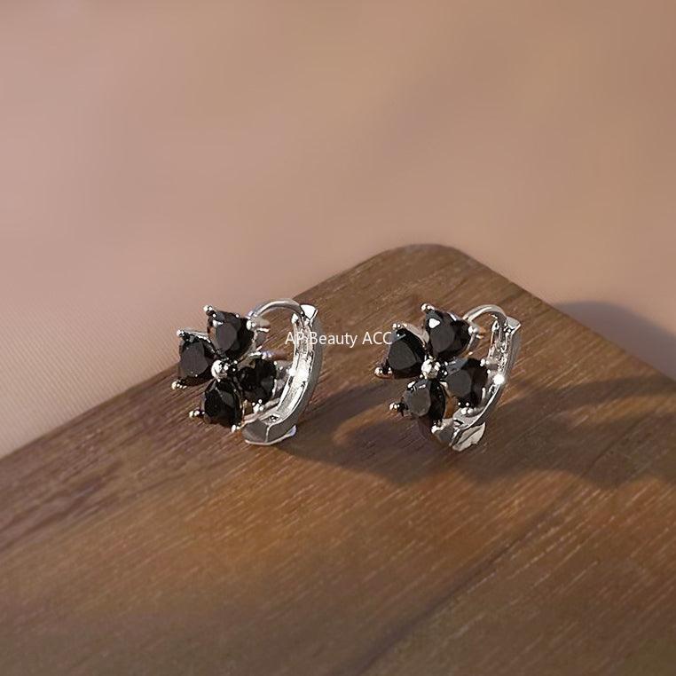 C관 - 미니 큐빅 블랙 클로버 디자인 데일리 유니크 링형 귀걸이 [1295] 24.03-2