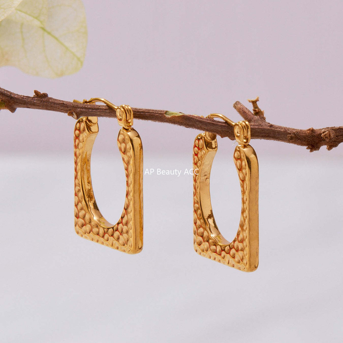 D관 - 스테인리스 18K 도금 펀칭 스퀘어 U자형 귀걸이 [F624] 25.10-5