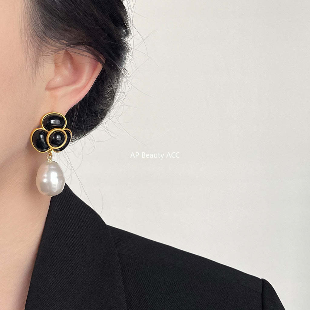 C관 - 복고풍 무광 도금  대형 진주 꽃 귀걸이 [3868] 24.05-2