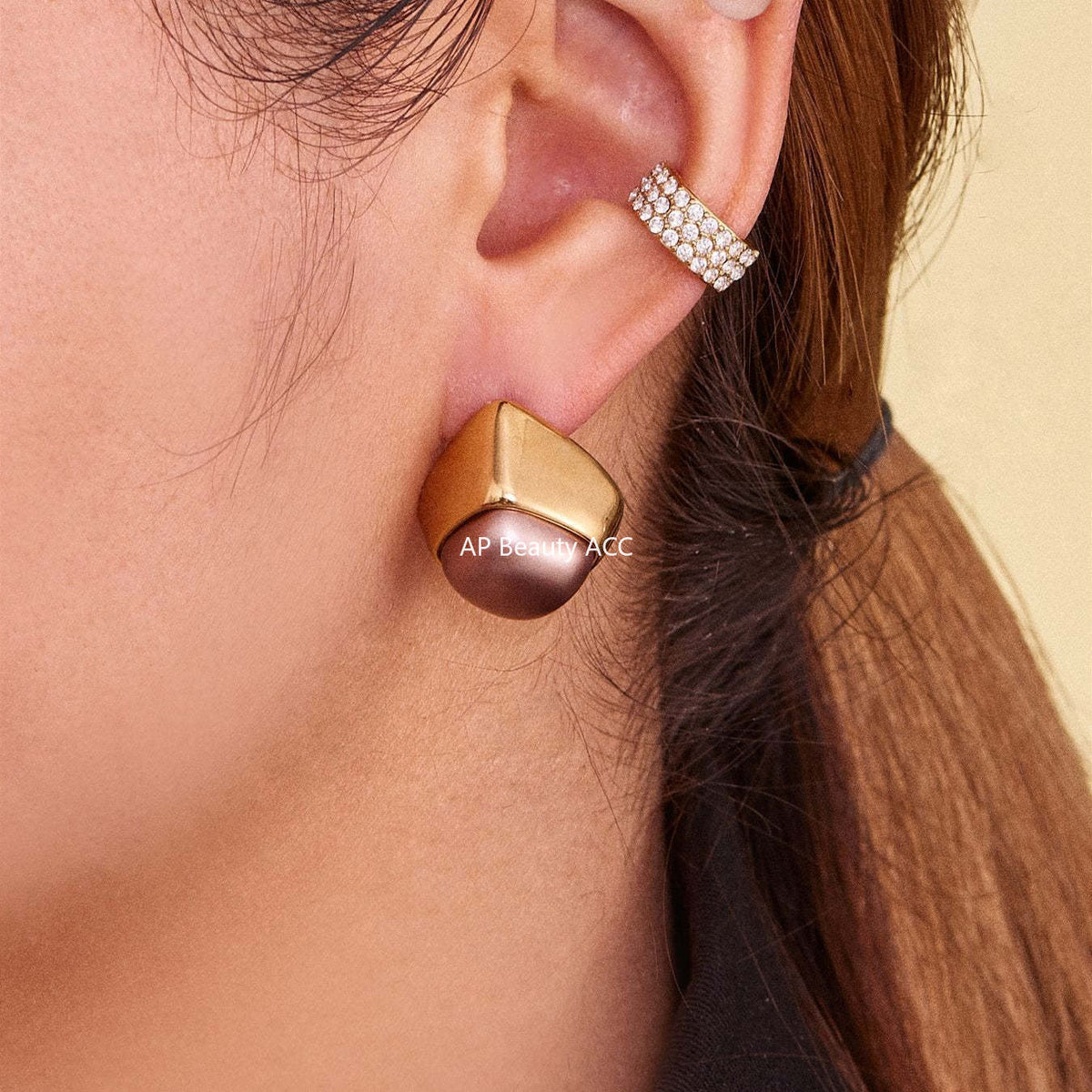 D관 - 스테인리스 18K 도금 그레이 진주 비정형 귀걸이 [F629] 25.10-5