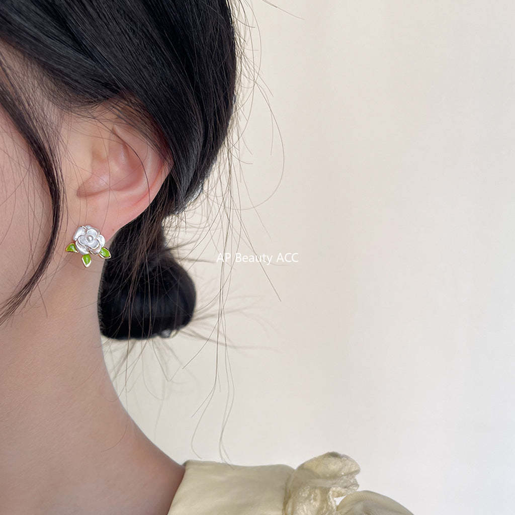 C관 - 숲 속 스타일 고급스러운 14K 도금 은침 산다화 귀걸이 [4002] 24.05-3