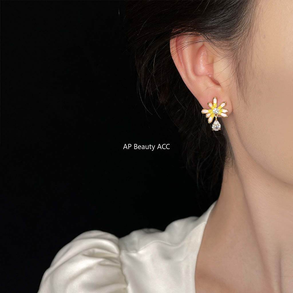 C관 - 큐빅 에나멜 그라데이션 플라워 14K 도금 925 은침 귀걸이 [6228] 25.06-2