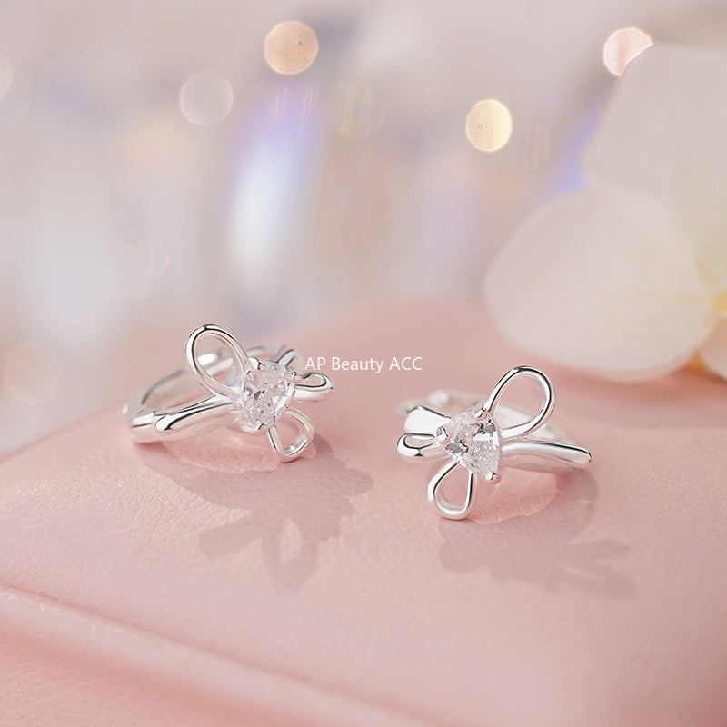 B관 - 925 실버 물방울 큐빅 리본 모양 귀걸이 [YC2510E_1] 25.11-1