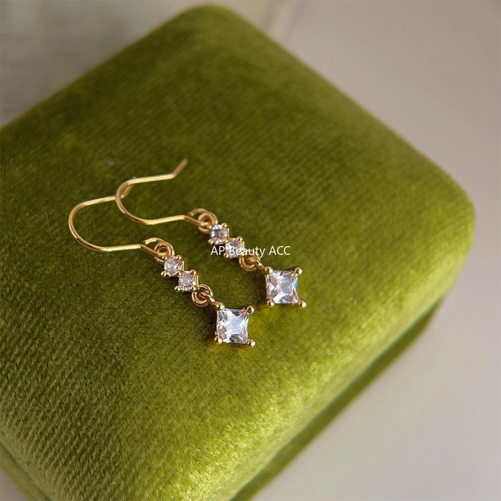 C관 - 18K 도금 두꺼운 심플한 고급스러운 귀걸이 [3698] 24.03-5