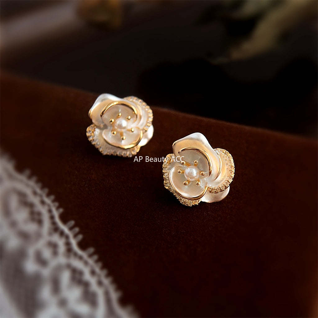 C관 - 숲 속 스타일 고급스러운 14K 도금 은침 산다화 귀걸이 [4061] 24.05-3