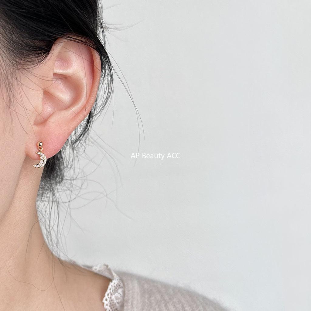 C관 - 미니 큐빅 비대칭 별 달 디자인 14K 도금 은침 유니크 귀걸이 [3616] 24.03-2