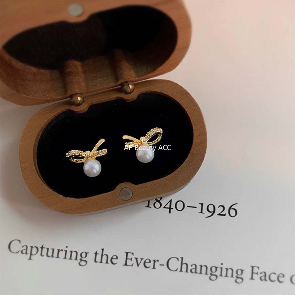 C관 - 나비 모양 미니 14K 도금 심플 귀걸이 [4135] 24.06-1