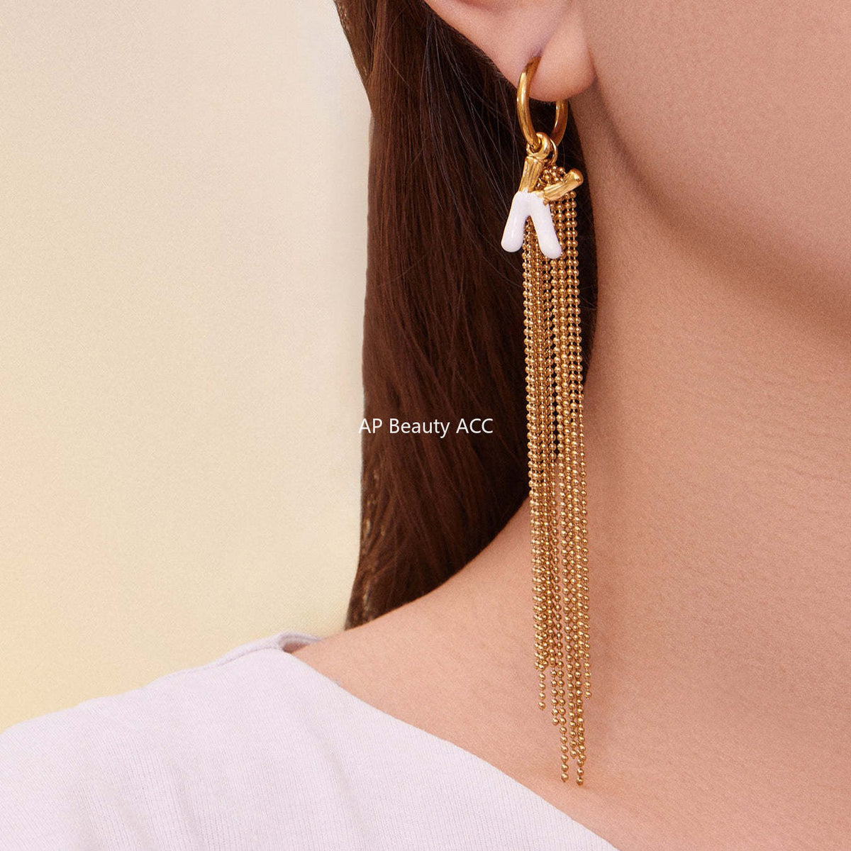 D관 - 스테인리스 18K 도금 K 이니셜 술장식 귀걸이 [F116] 25.10-5