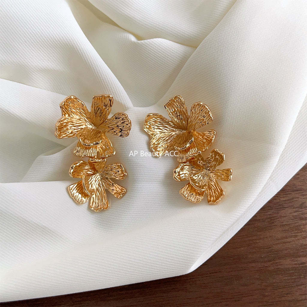 C관 - 입체 꽃 14K 도금 세련된 귀걸이 [4333] 24.06-3