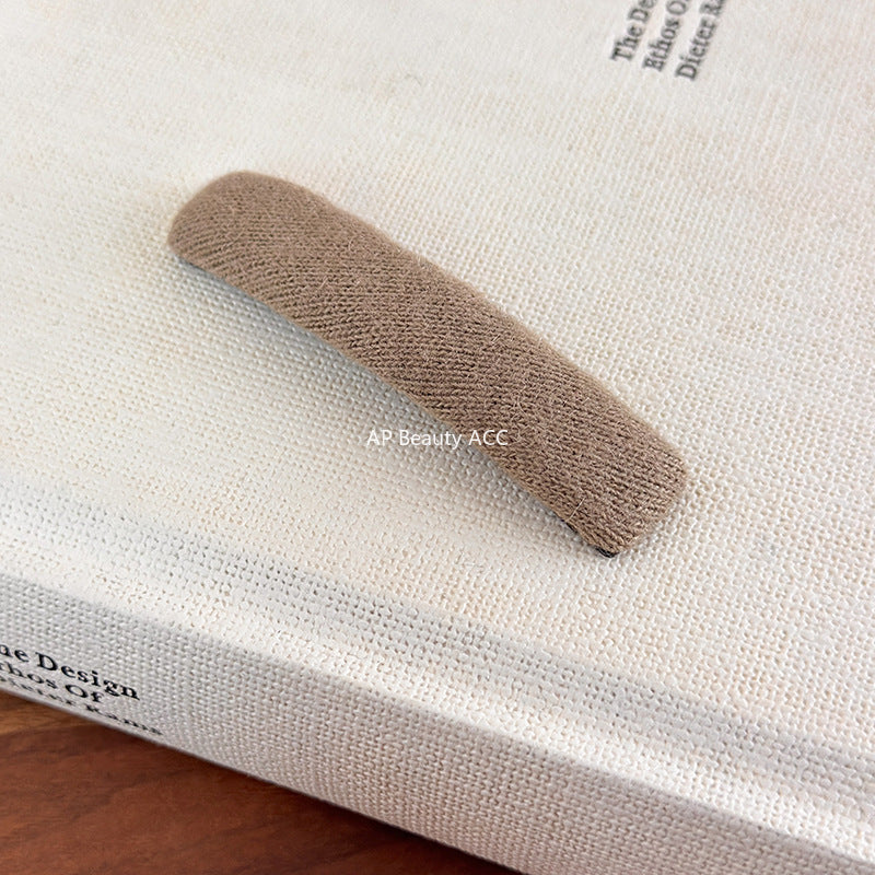 E관 - 컬러 퍼 소재 옆머리용 일자 헤어핀 [27574] 25.10-3