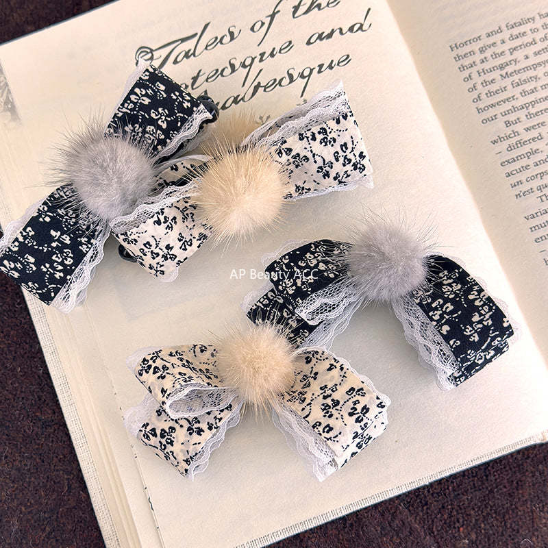 E관 - 플라워 패브릭 리본 퍼 볼 집게핀 [27774] 25.12-2