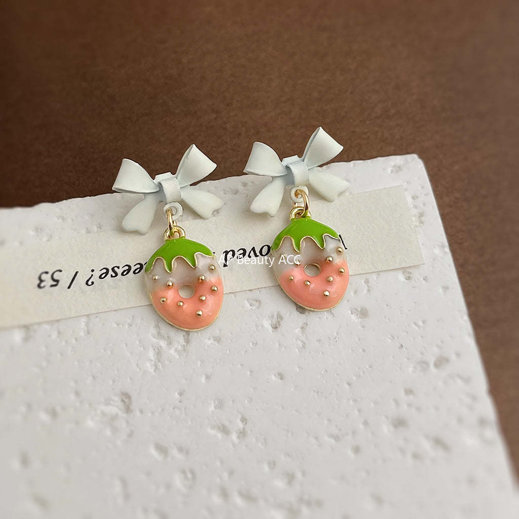 C관 - 딸기 리본 디자인 은침 러블리 귀걸이 [5692] 25.03-2