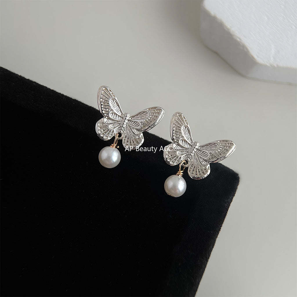 C관 - 나비 모양 우아한 디자인 감각 백금 도금 귀걸이 [4601] 24.07-4