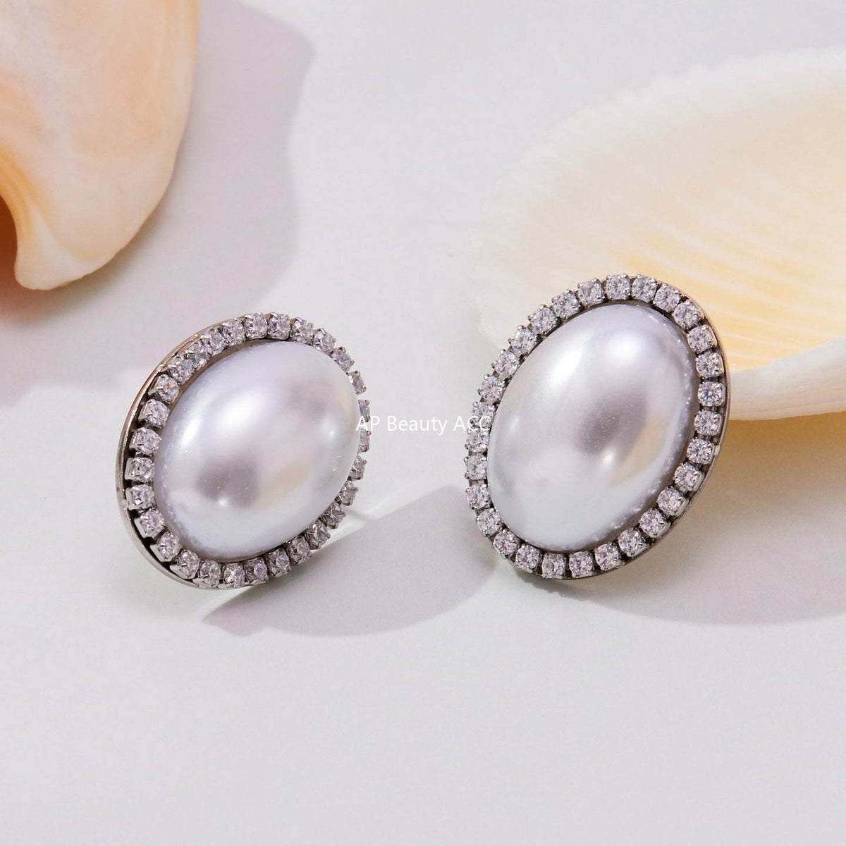 D관 - 스테인리스 18K 도금 타원형 자개진주 큐빅 귀걸이 [F793-F983] 25.10-5
